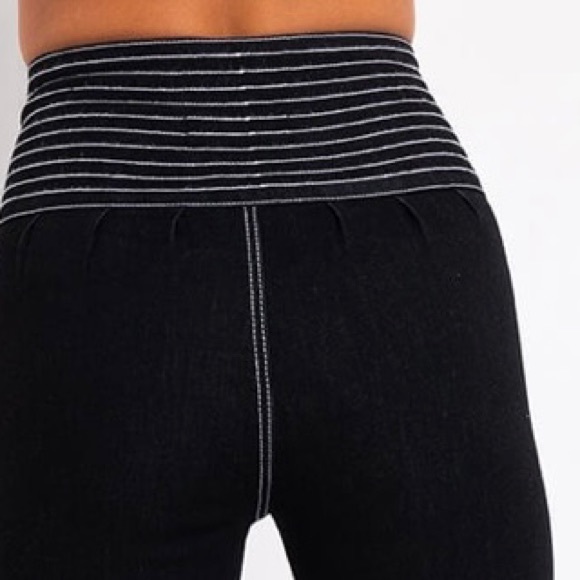 Curvy  Skinny Jeans - Picture 8 of 10